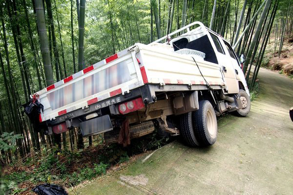 emc易倍科普：事故不断伤亡惨重 夺命内轮差如何规避